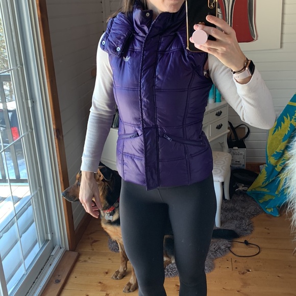 Adidas puffer vest, size small, very warm, good condition - Picture 2 of 5